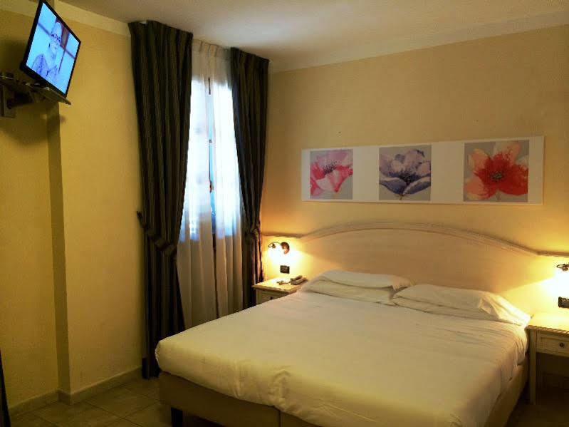 Hotel Sextum Bientina Eksteriør billede