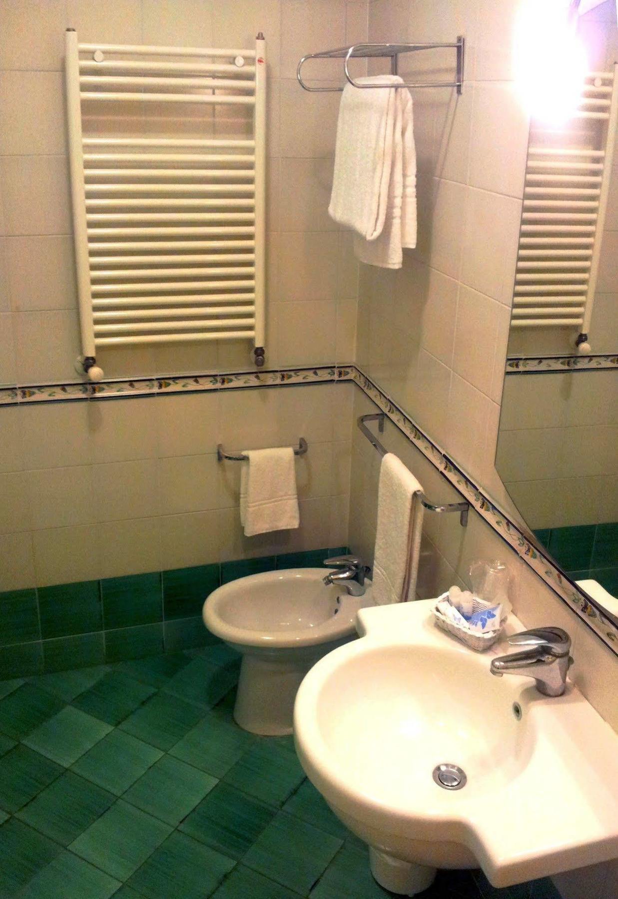 Hotel Sextum Bientina Eksteriør billede